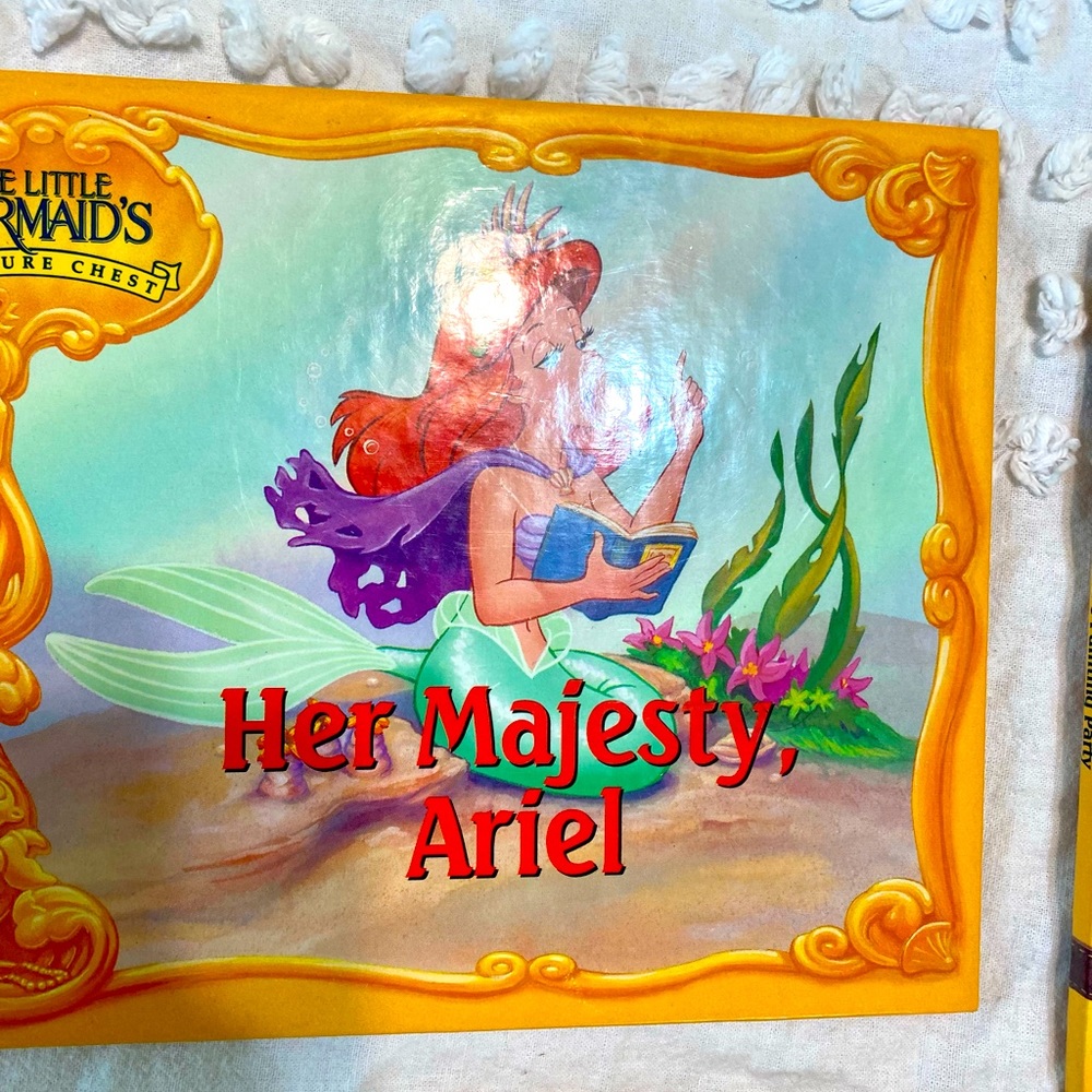Vintage 90’s The Little Mermaid treasure chest books. Three books included. - Picture 4 of 5
